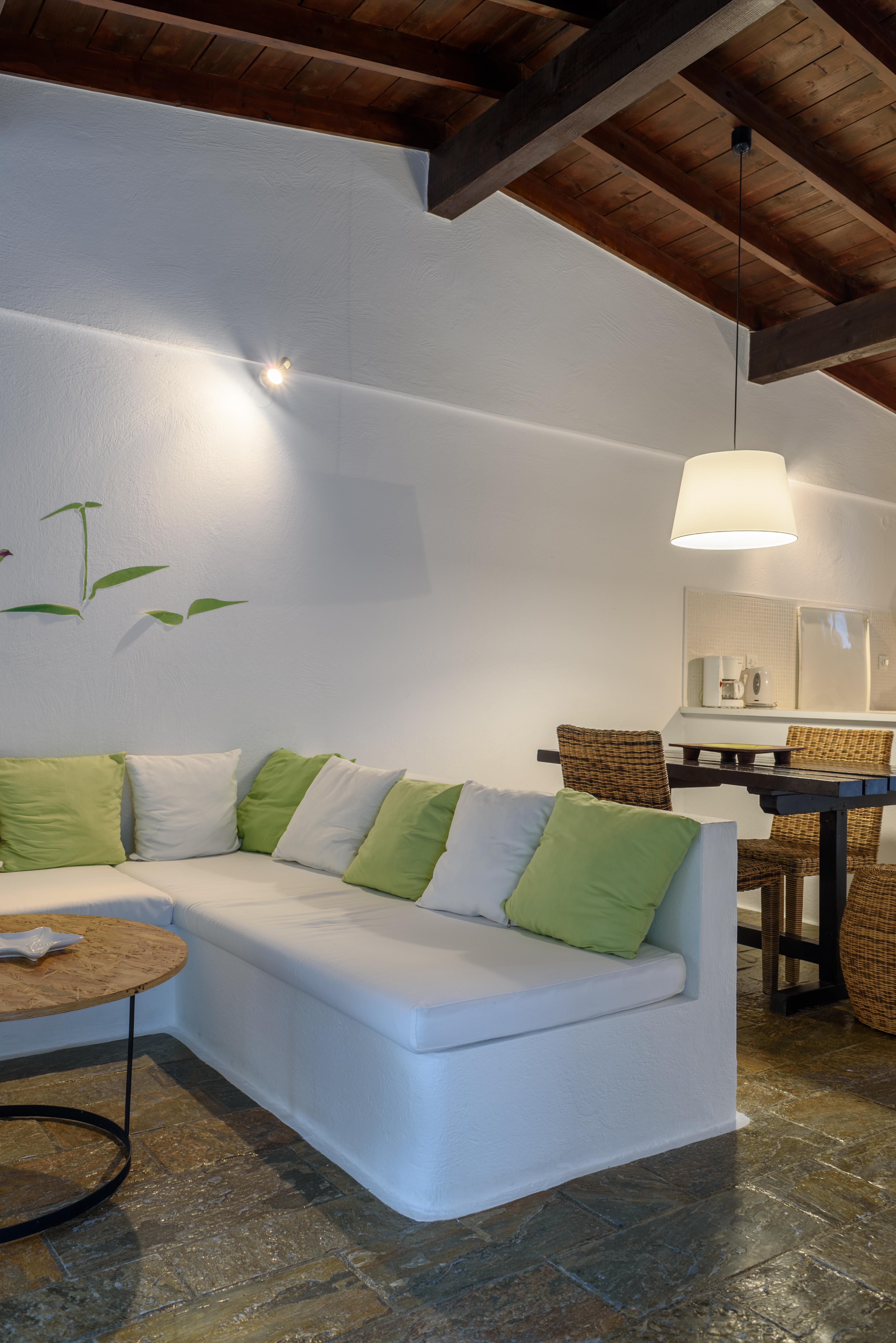 Skiathos Holidays & 3* Vromolimnos