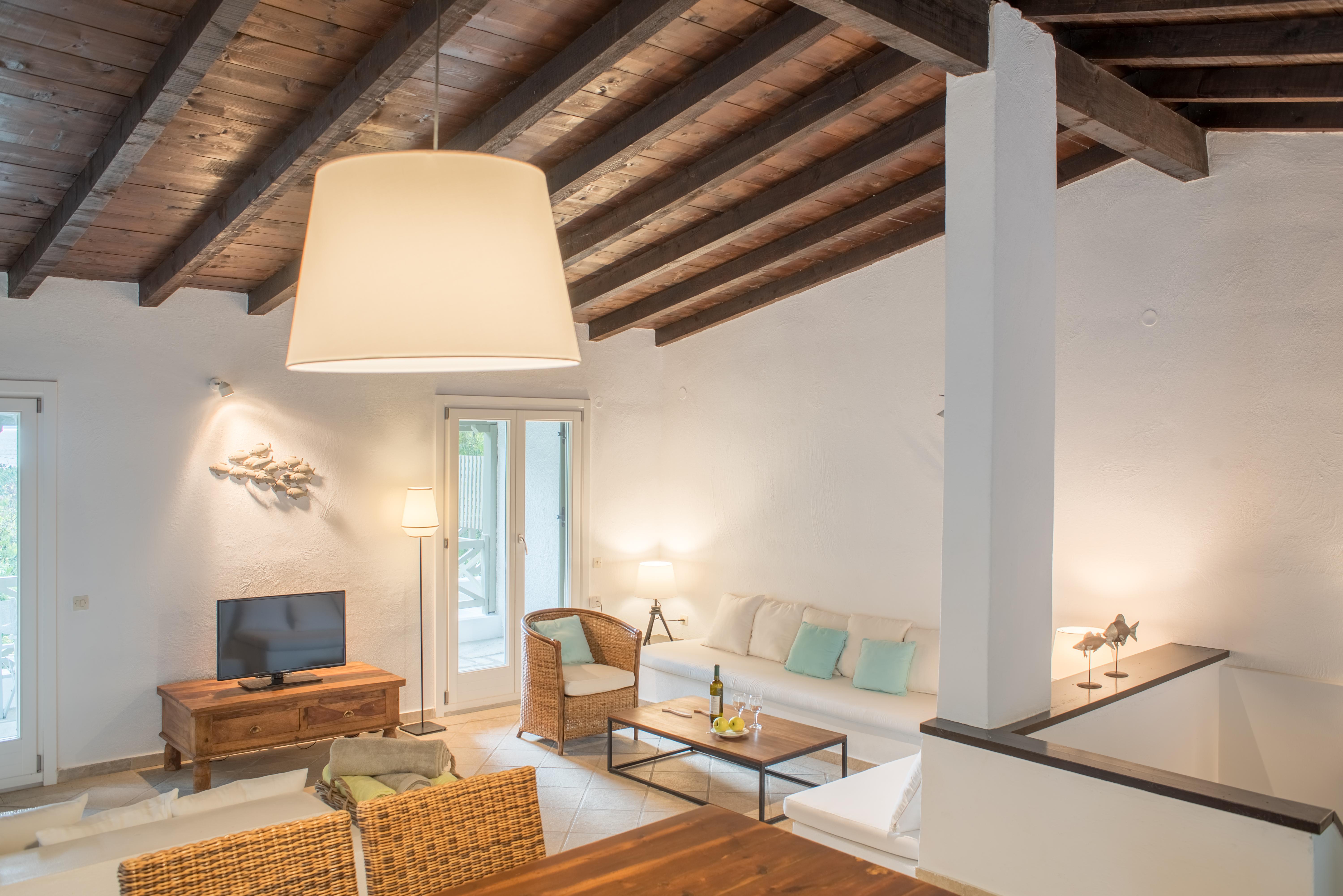 Skiathos Holidays & Aparthotel Vromolimnos