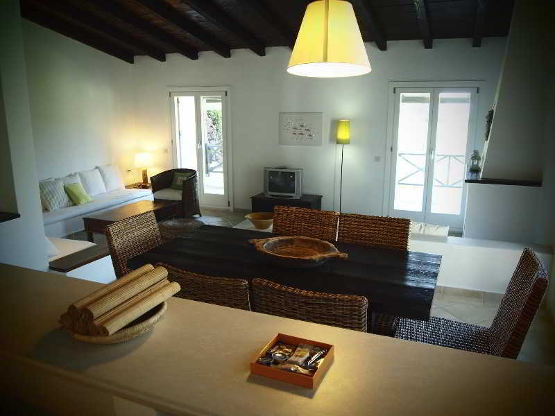 Skiathos Holidays & 3* Vromolimnos