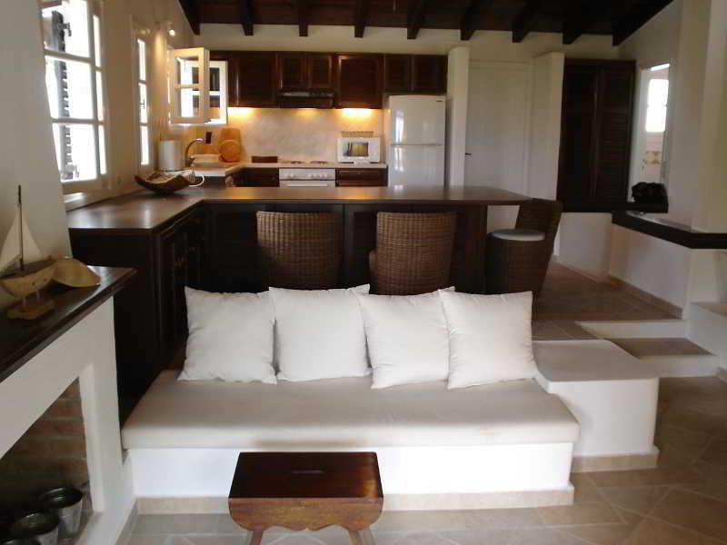 Skiathos Holidays & Aparthotel